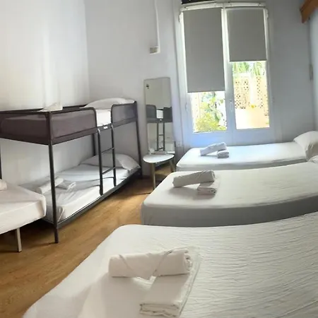Hostel Grupos Y Familias Hasta 8 Barcelona