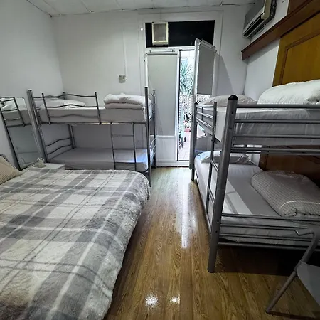 Hostel Grupos Y Familias Hasta 8 *